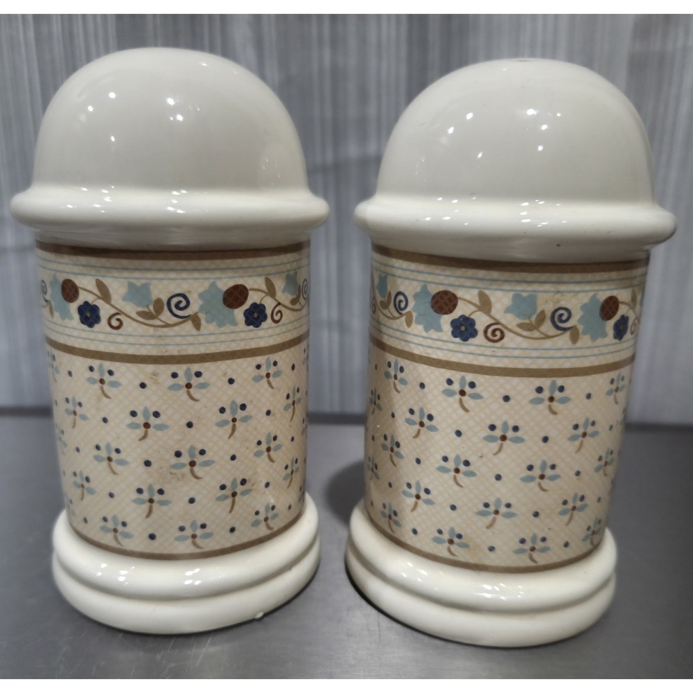 Vintage Enesco Richard Hoffman Salt Pepper Shakers Country Basket Floral‎